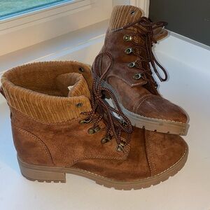 Universal Thread Danica Lace-Up Ankle Boots Size 8.5